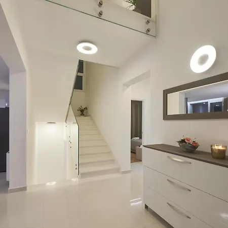 דירה Luxury The One With Pool *