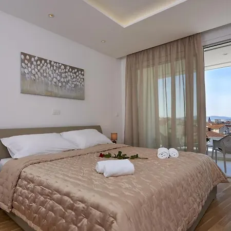 דירה Luxury The One With Pool טרוגיר