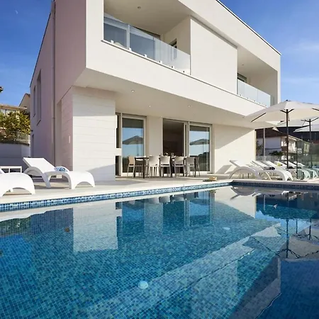 Luxury The One With Pool * טרוגיר