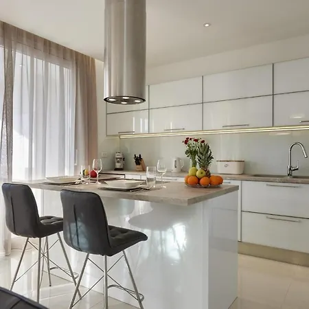 דירה Luxury The One With Pool *